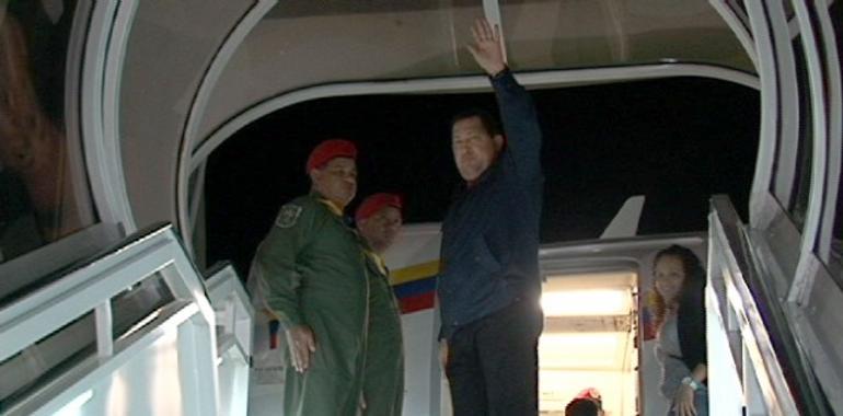Chávez regresa a Venezuela tras finalizar su segundo ciclo de radioterapia