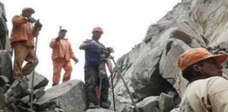 Prosiguen los trabajos de rescate de los nueve mineros atrapados en una mina peruana