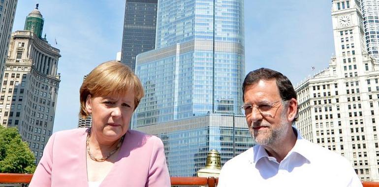 Merkel confirma a Rajoy en Chicago su asistencia a una cumbre de inversores en Madrid