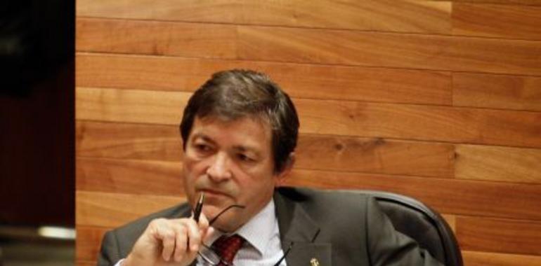 Javier Fernández reducirá la estructura del Gobierno a ocho consejerías