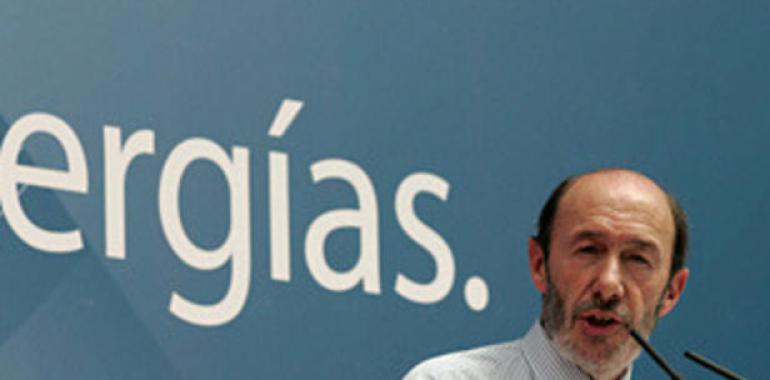 Rubalcaba augura "un invierno muy duro para los españoles por las medidas de Rajoy"
