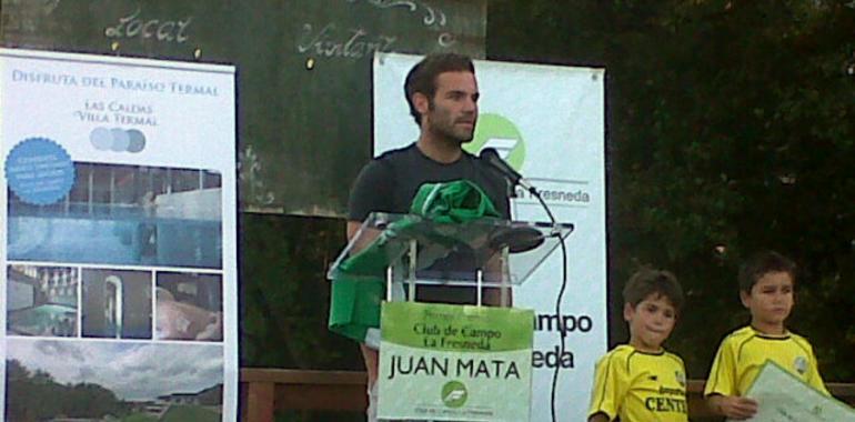 Juan Mata: "Ojalá que el Oviedo pueda hacer un buen papel en la Copa y ascender"