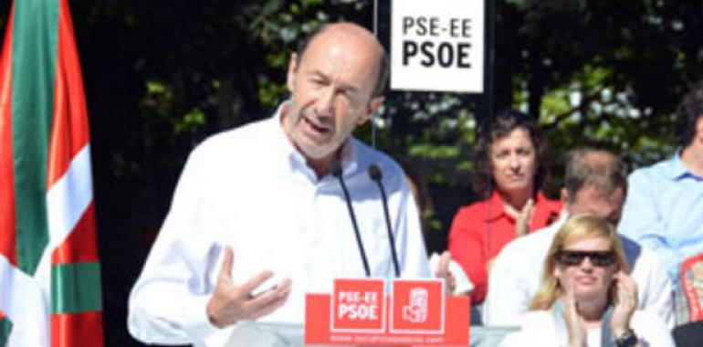 Rubalcaba:"El PSOE está con los miles de ciudadanos que le están diciendo a Rajoy NO"