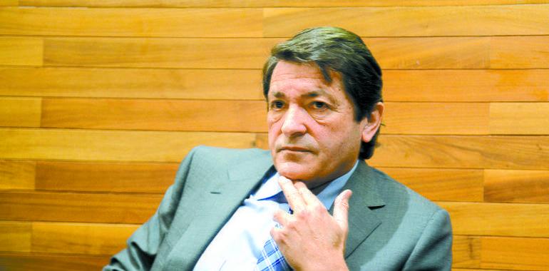 El Parlamento de Asturias exige a Rajoy una solución para la tarifa eléctrica de las grandes empresas