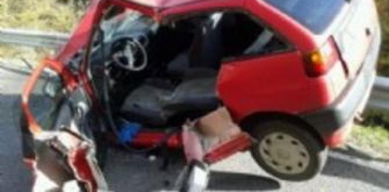 Dos heridos tras un accidente en Proaza
