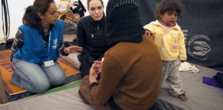 Angelina Jolie viaja a la frontera entre Siria y Jordania mientras sigue la afluencia de refugiados