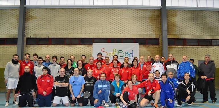 El Bádminton Riosa se afianza como mejor club de Asturias de Veteranos