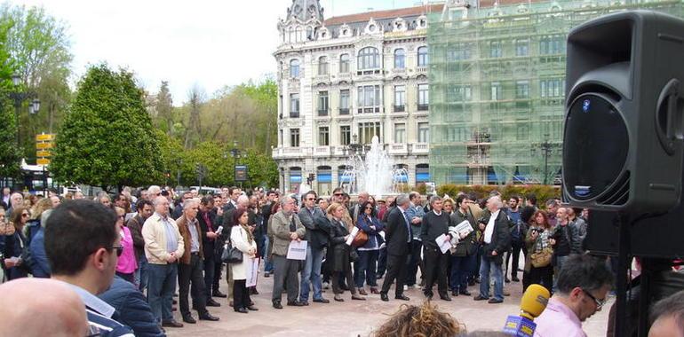 Concentración en Oviedo con motivo del  Día Internacional de la Libertad de Expresión
