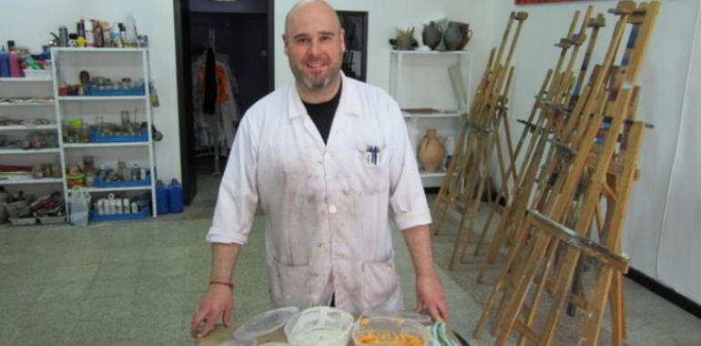 Miguel G. Díaz pintará un lienzo con crema de quesos para “Asturies, el país de los cuarenta quesos”