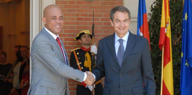 Zapatero ofrece apoyo al presidente de Haití, Michel Martelly, de visita oficial en España