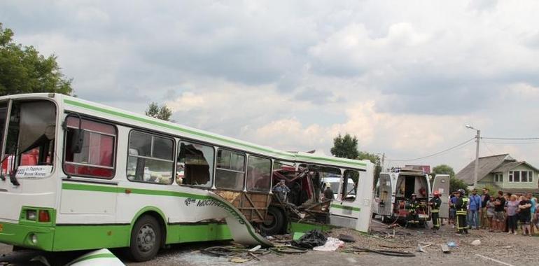 18 muertos en un accidente de autobús en Moscú