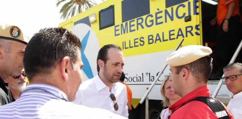 700 personas de Estellencs han sido evacuadas en prevención en el incendio de Andratx