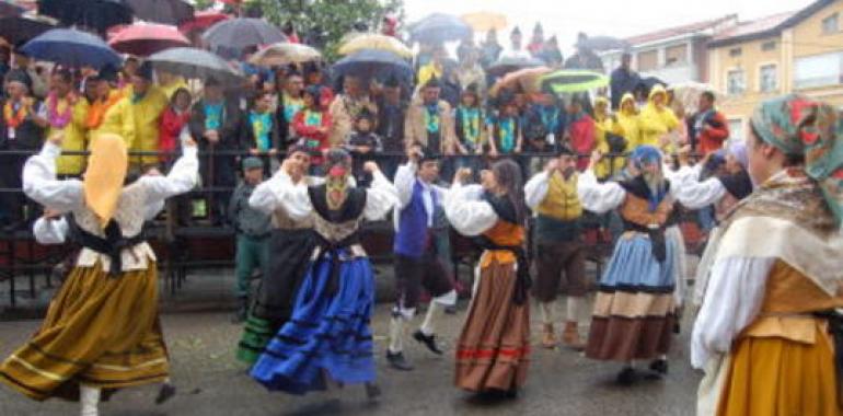 La Muestra Folclórica Internacional de Lugones cumple 30 años