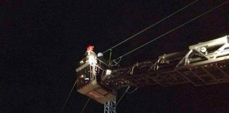 Una joven muere electrocutada en lo alto de una torre de alta tensión en Pocillo, Collado Villalba