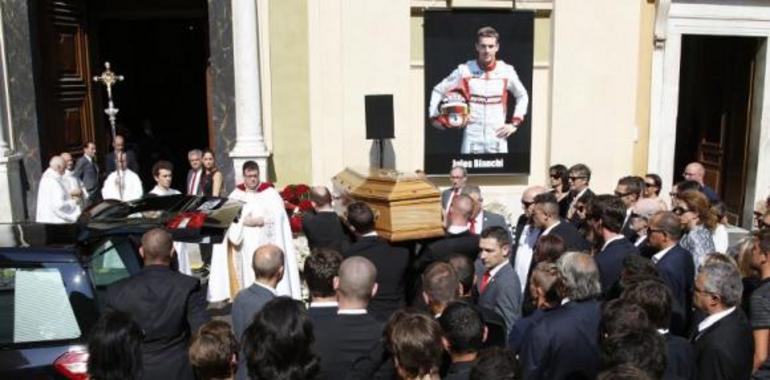 Personalidades de la Fórmula Uno asisten al funeral de Jules Bianchi  