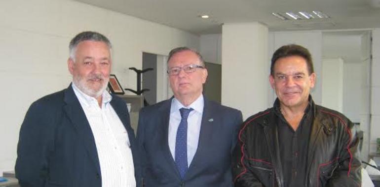 Encuentro entre el consejero de Sanidad, Del Busto, y el presidente del CODES, González Tuñón