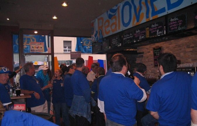 Medio centenar de británicos quieren estar con el Oviedo en el Carlos Belmonte