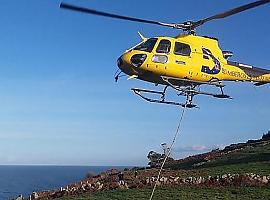 Rescatada en helicóptero una senderista herida en Cangas del Narcea