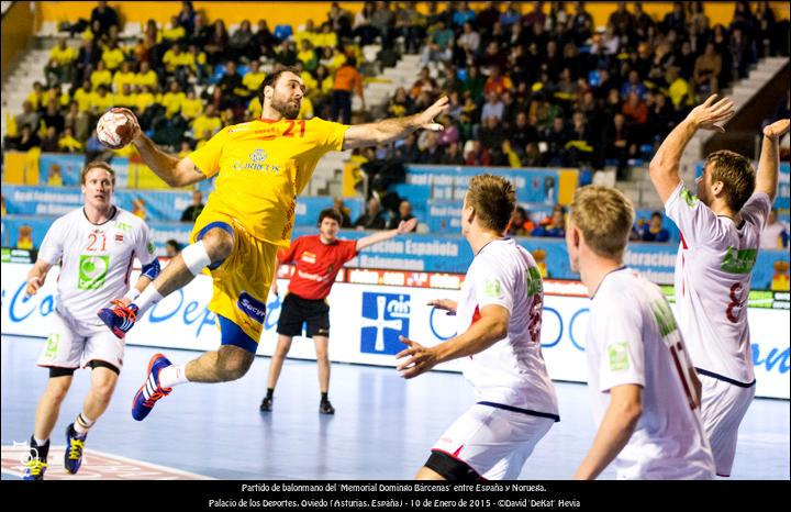 FOTOGALERÍA. Balonmano. Memorial Domigo Bárcenas. España - Noruega