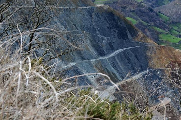 Mucho más que cianuro: el drama ambiental de la minería del oro en Asturias