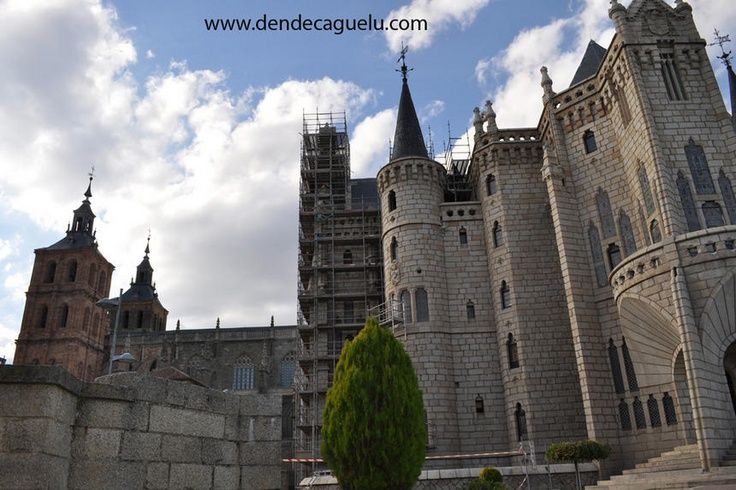 Astorga, en León, histórico nudo de caminos.