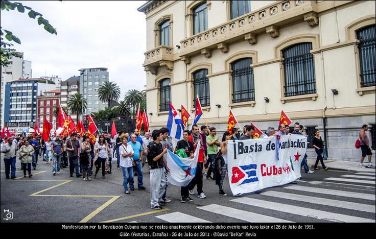 FOTOGALERÍA. Marcha en Gijón por la Revolución Cubana