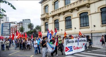 FOTOGALERÍA. Marcha en Gijón por la Revolución Cubana