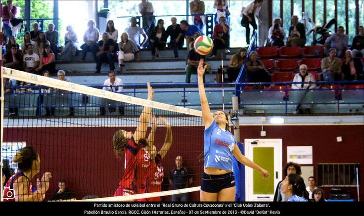 FOTOGALERÍA. Voleibol Amistoso. RGCC - CV Zalaeta