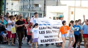 FOTOGALERÍA. Manifestación por la Reapertura de las Piscinas de Langreo