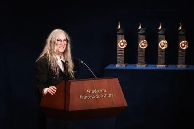 Patti Smith interviene ante el público del Teatro Campoamor. Imagen facilitada a Asturias Mundial.