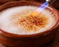 Caramelización de la superficie del arroz con leche