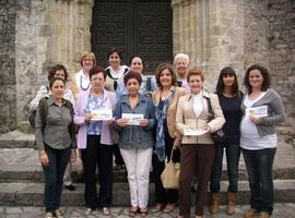 La Asociación de Comerciantes de Llanes entregó los premios de la campaña “Llénate de Otoño