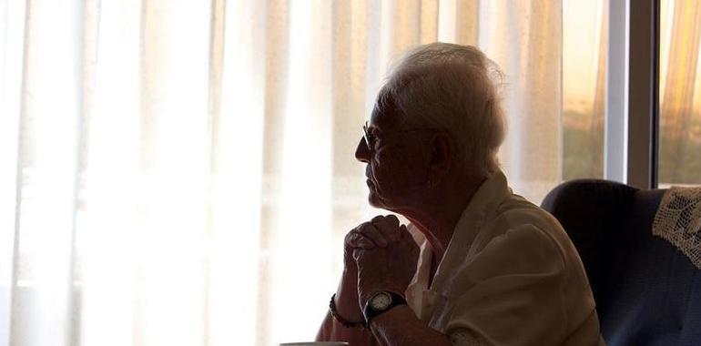 El 38,3 % de las mayores  de 65 años que viven solas no tuvo hijos
