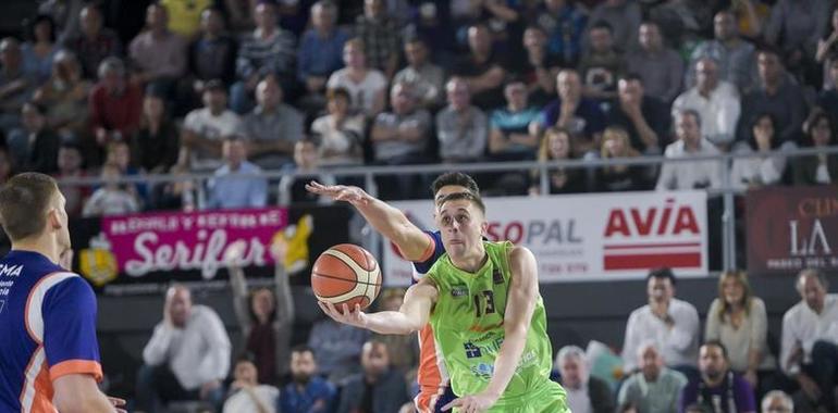 El Unión Financiera Baloncesto Oviedo cae en Palencia, pero sigue
