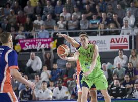 El Unión Financiera Baloncesto Oviedo cae en Palencia, pero sigue