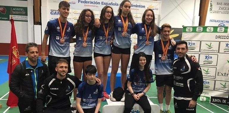 Bádminton Oviedo alimenta el medallero en el España Sub15