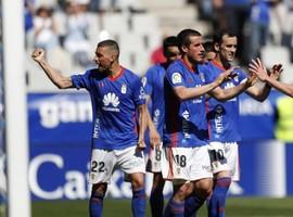 El Real Oviedo sigue en la pelea