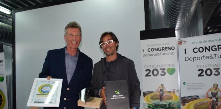 Feliz recoge en Cáceres el premio Deporte y Turismo al Descenso del Sella