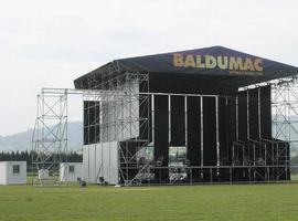 Mira BALDUMAC que camina patrás...
