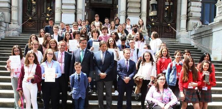 CODEMA Gijón e IES Cristo del Socorro de Luanco ganan la la Liga Debate