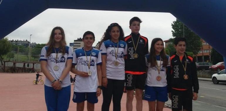 Más de 70 participantes en el Acuatlón Escolar de Corvera