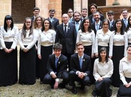 Concierto del Joven Coro en el Aeropuerto de Asturias