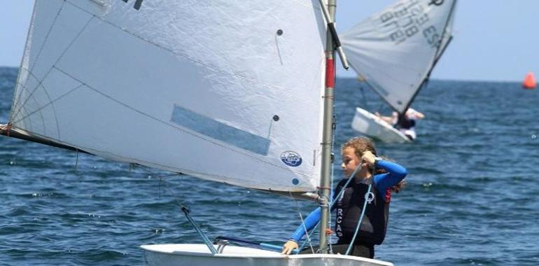 Apretada competición en el Trofeo de San Pedro en Snipe