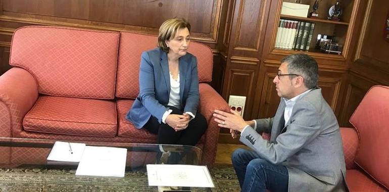 Encuentro de la delegada del Gobierno con el nuevo secretario de Estado de Medio Ambiente