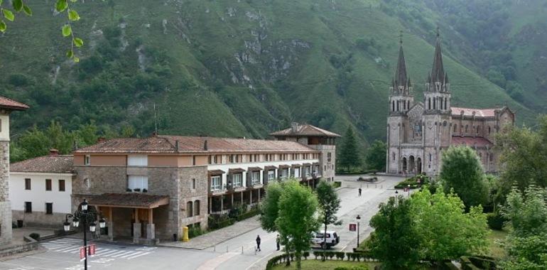 Primera cantata del Coro de la Fundación en Covadonga