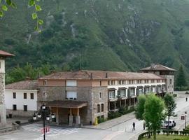 Primera cantata del Coro de la Fundación en Covadonga