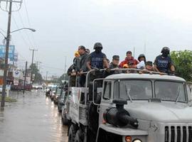 La Marina de México evacua miles de personas al paso del Huracán Jova