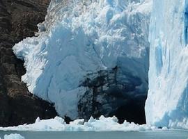 Miles de turistas aguardan la ruptura del glaciar Perito Moreno 