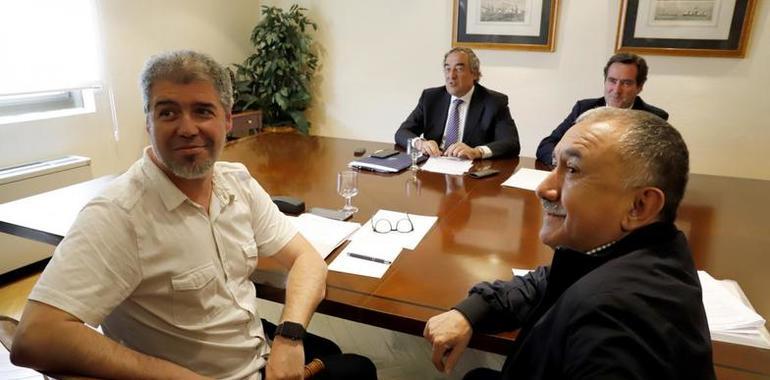 Patronal y sindicatos acuerdan subida salarial del 2% más un 1 a variables