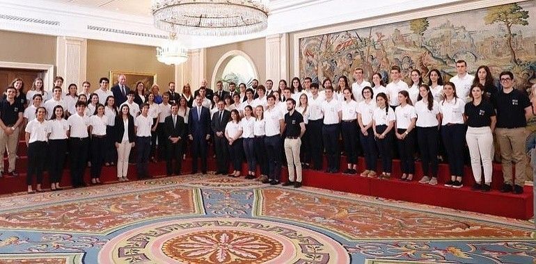 Tres brillantes bachilleres asturianos recibidos por el Rey